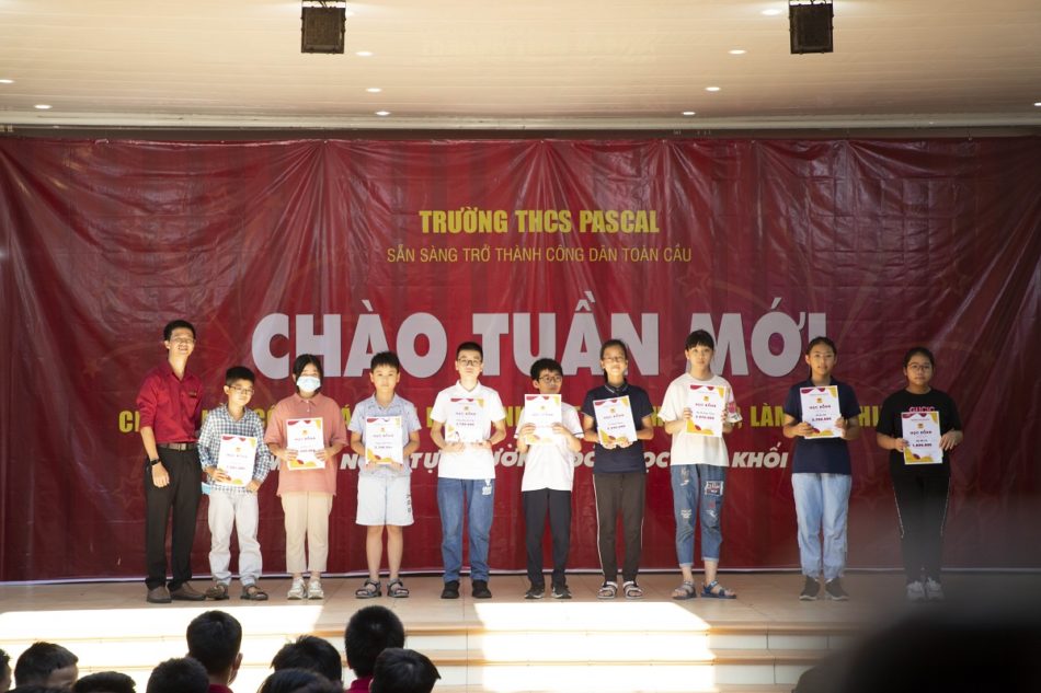 Trao học bổng khối 6 – Kỳ tuyển sinh năm 2022