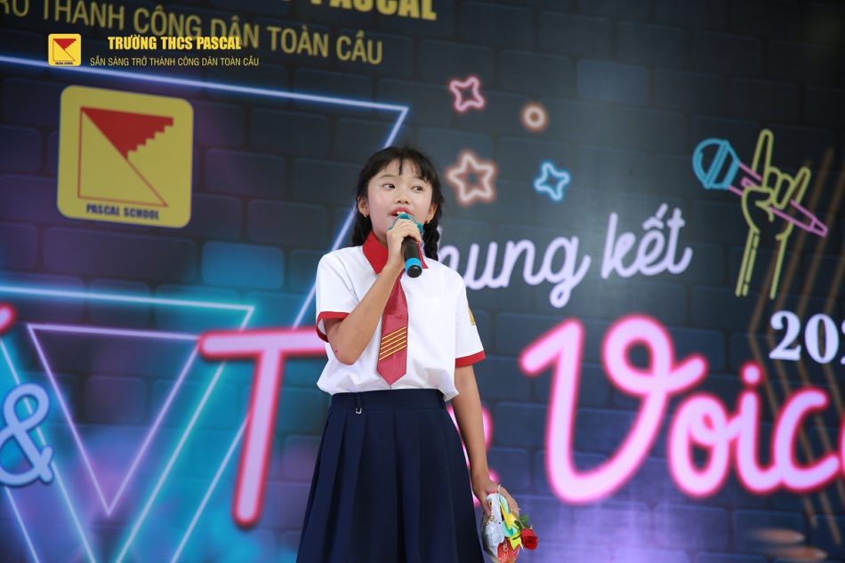 BỤI PHẤN – THU TRANG 6B – THE VOICE 2022