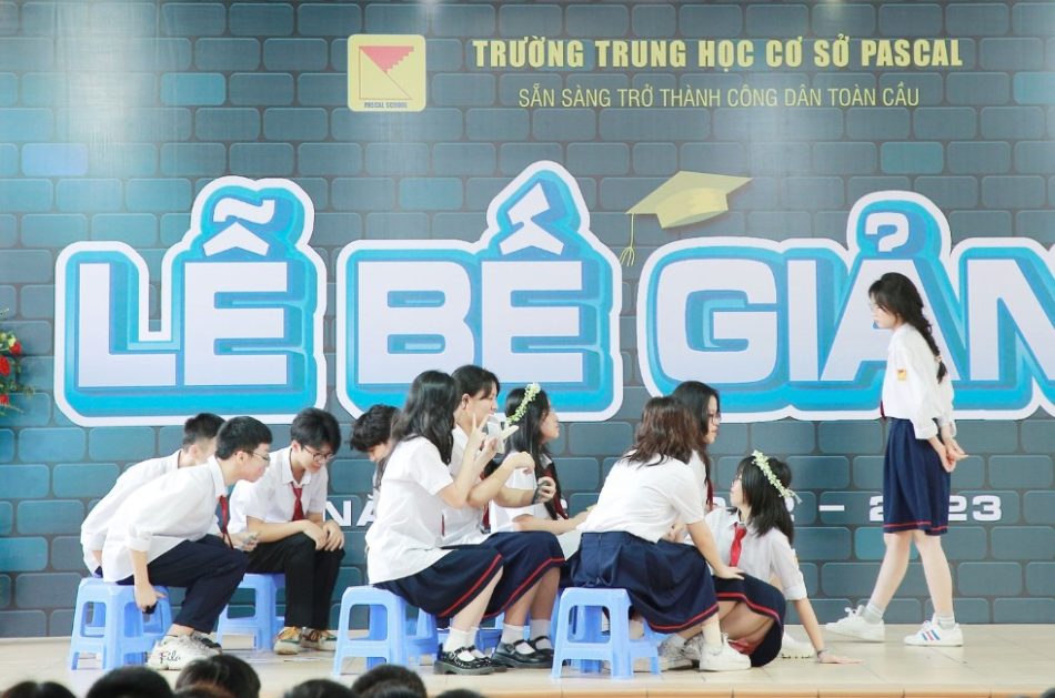 ÁO TRẮNG ĐẾN TRƯỜNG – BẾ GIẢNG NĂM HỌC 2022 – 2023