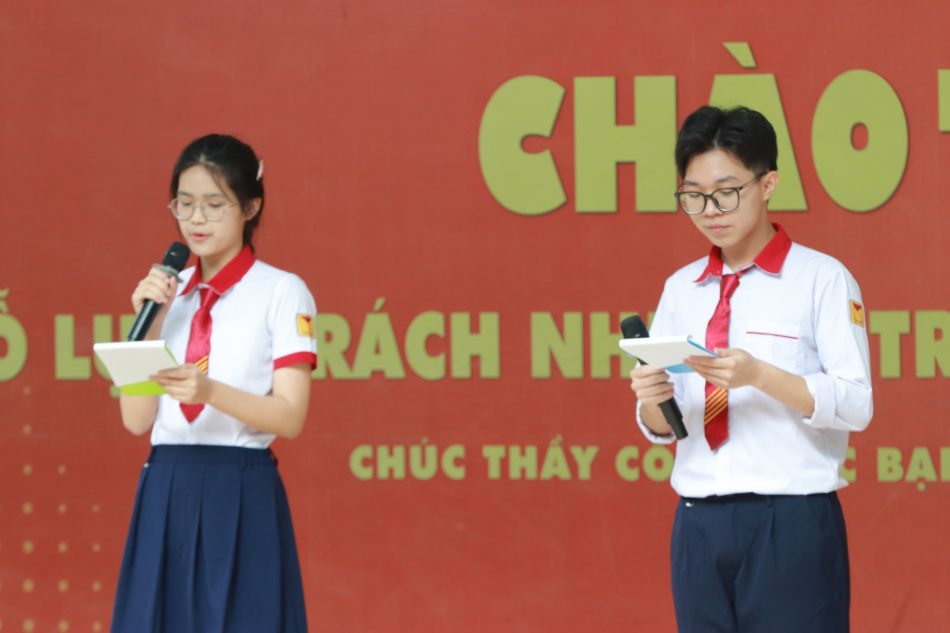 CHÀO TUẦN MỚI 23/9 – CÙNG 9D SINH HOẠT THEO CHỦ ĐỀ “THANH XUÂN CỦA CHÚNG TA”