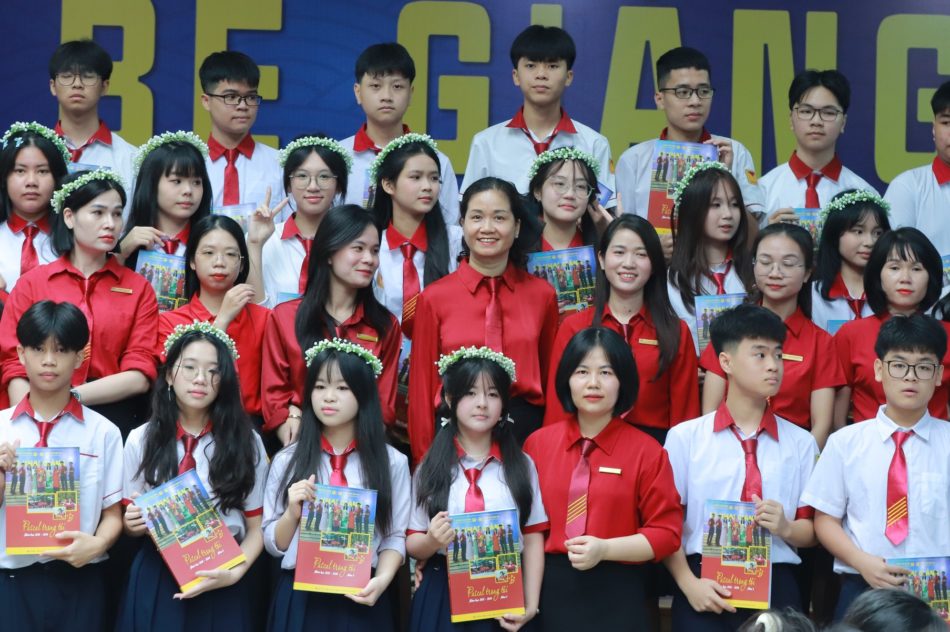 🎓 BẾ GIẢNG NĂM HỌC 2024-2025 & CHIA TAY HỌC SINH KHỐI 9 KHÓA 12