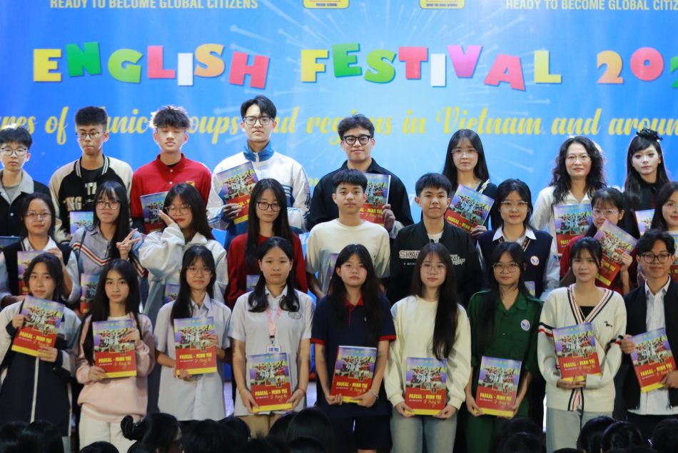 TẶNG SÁCH CÁC TÁC GIẢ VIẾT BÀI ẤN PHẨM PASCAL – MINH TRÍ TRONG TÔI MÙA 7